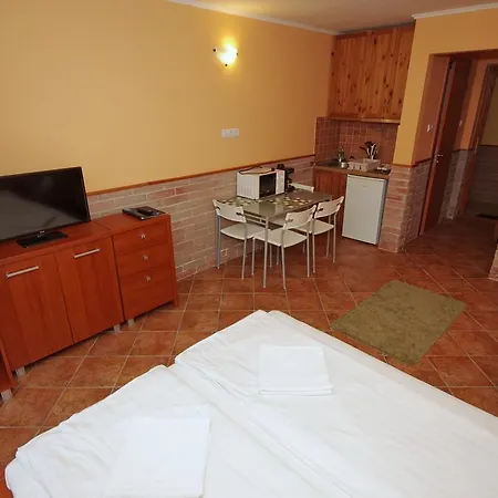 Vararok شقة غيولا