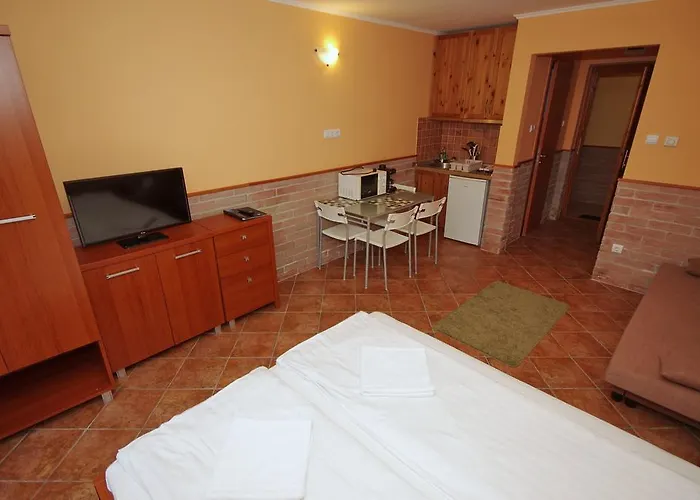 Várárok Apartman Gyula