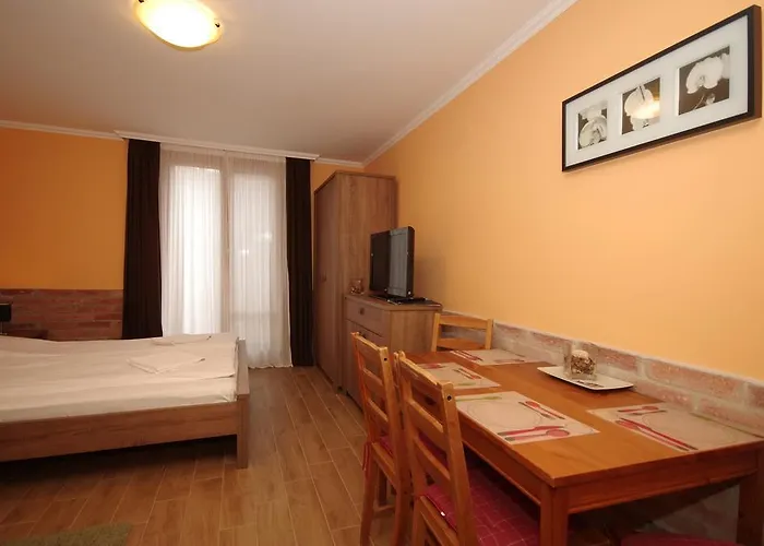 Várárok Apartman *